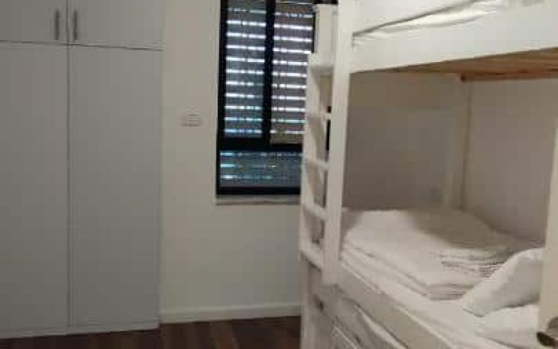 438199562